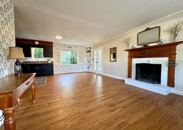 31 Ferry Street, West Dennis, MA 02670