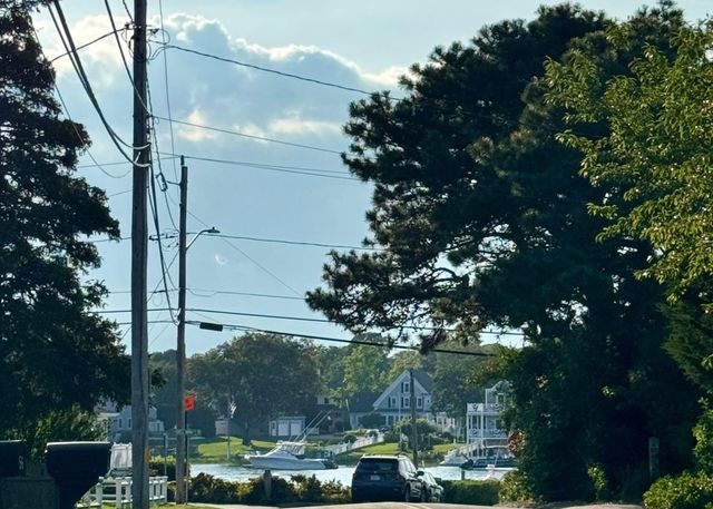 31 Ferry Street, West Dennis, MA 02670