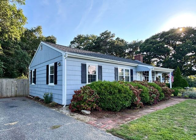 31 Ferry Street, West Dennis, MA 02670