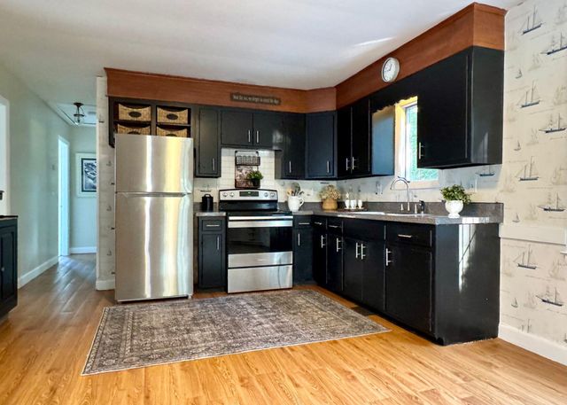 31 Ferry Street, West Dennis, MA 02670