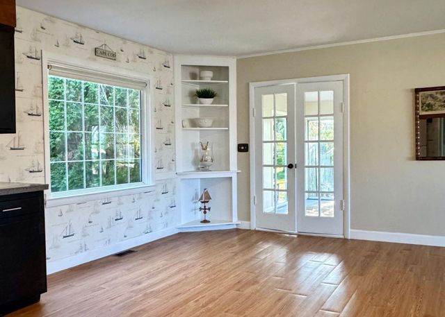 31 Ferry Street, West Dennis, MA 02670