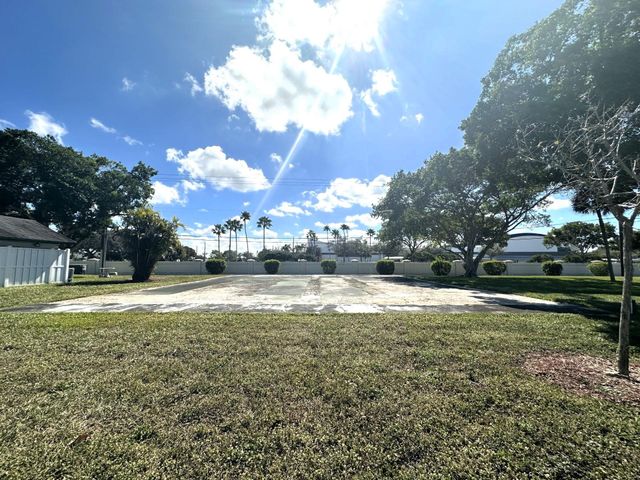 5809 NW 86th Ter, Tamarac, FL 33321