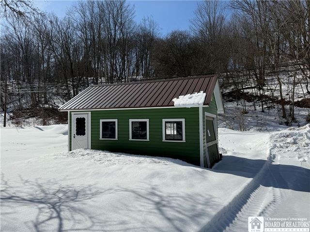 11381 Route 98, Freedom, NY 14065