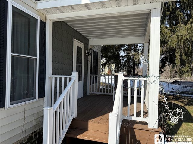 11381 Route 98, Freedom, NY 14065