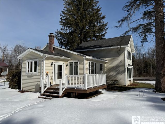 11381 Route 98, Freedom, NY 14065