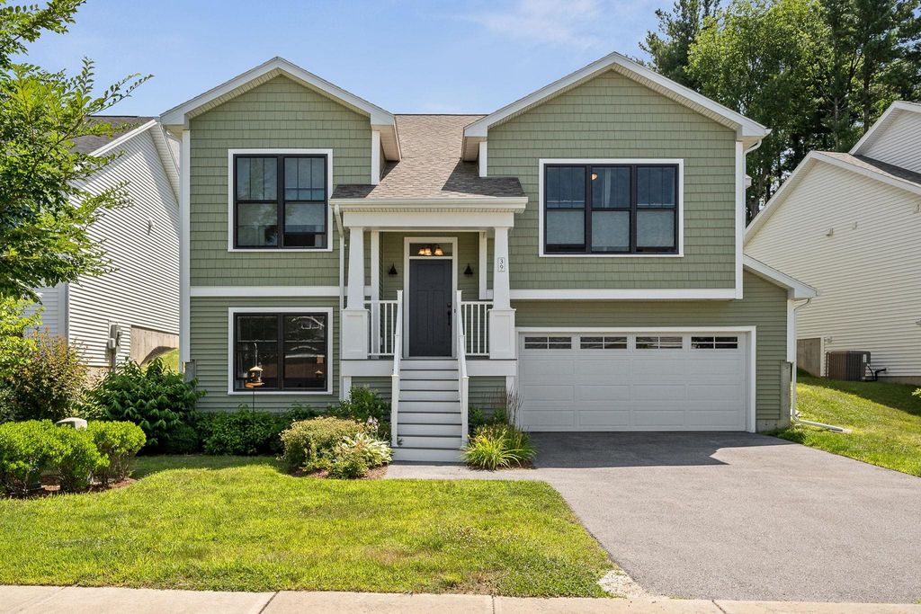 39 Ledge Way, South Burlington, VT 05403