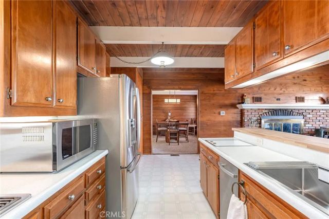 1405 Sequoia Drive, Lake Arrowhead, CA 92352