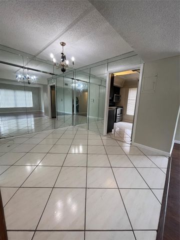 4158 Inverrary Drive 111, Lauderhill, FL 33319