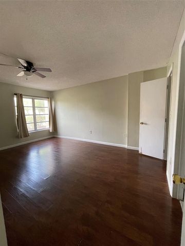 4158 Inverrary Drive 111, Lauderhill, FL 33319