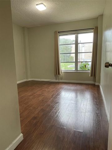 4158 Inverrary Drive 111, Lauderhill, FL 33319