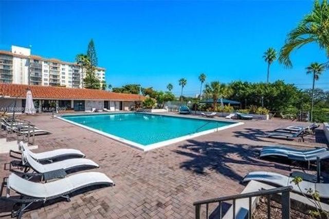 4158 Inverrary Drive 111, Lauderhill, FL 33319