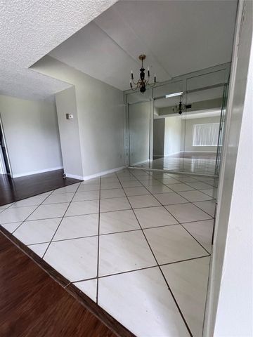 4158 Inverrary Drive 111, Lauderhill, FL 33319