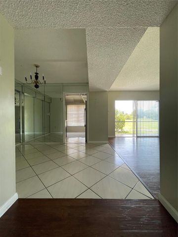 4158 Inverrary Drive 111, Lauderhill, FL 33319