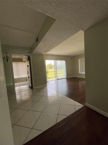4158 Inverrary Drive 111, Lauderhill, FL 33319