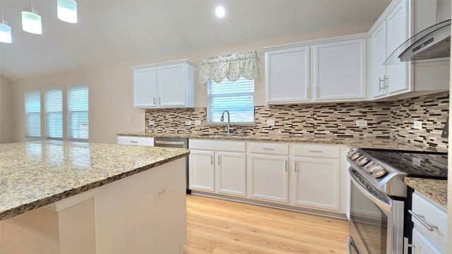 4255 Fall Creek Drive, Grand Prairie, TX 75052