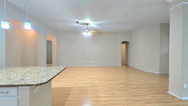 4255 Fall Creek Drive, Grand Prairie, TX 75052