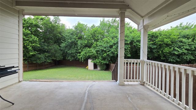 4255 Fall Creek Drive, Grand Prairie, TX 75052