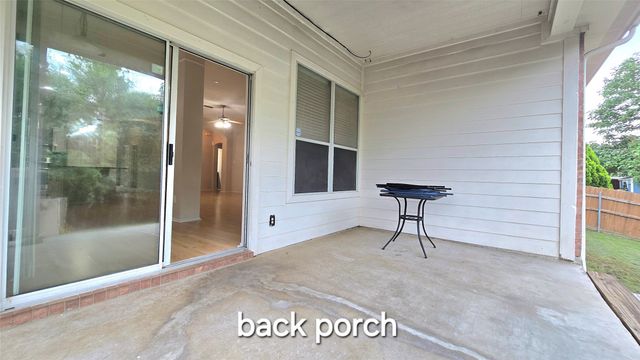 4255 Fall Creek Drive, Grand Prairie, TX 75052