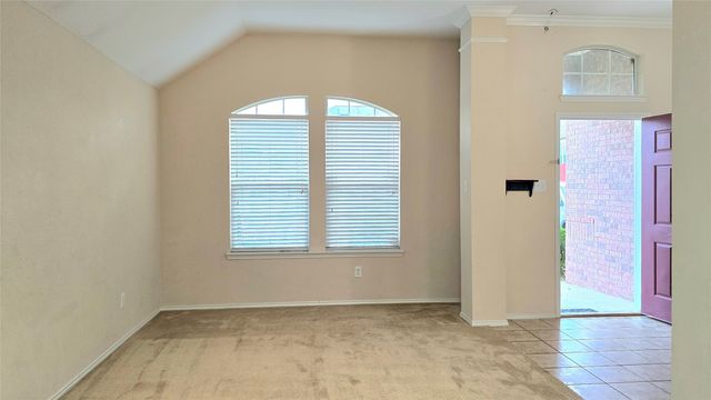 4255 Fall Creek Drive, Grand Prairie, TX 75052