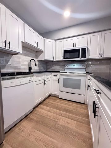 3900 Woodchase Drive 77, Houston, TX 77042