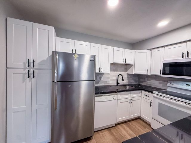 3900 Woodchase Drive 77, Houston, TX 77042