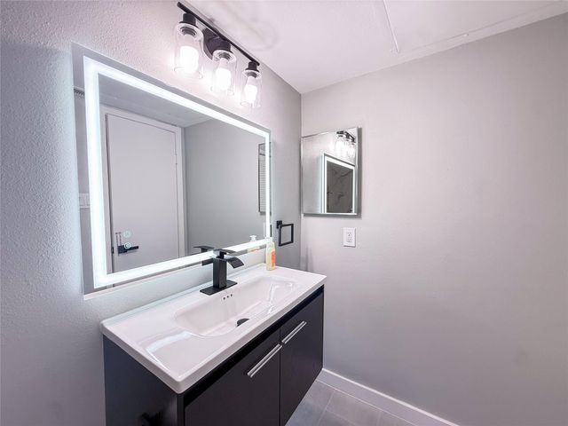 3900 Woodchase Drive 77, Houston, TX 77042