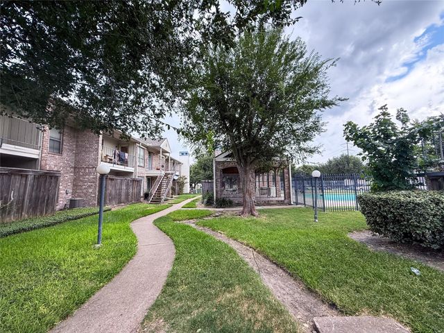 3900 Woodchase Drive 77, Houston, TX 77042