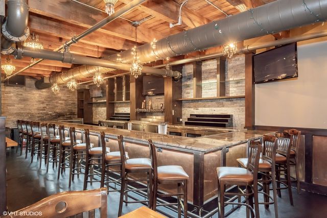 434 W Ontario Street restaurant, Chicago, IL 60610