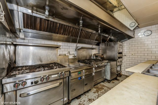 434 W Ontario Street restaurant, Chicago, IL 60610
