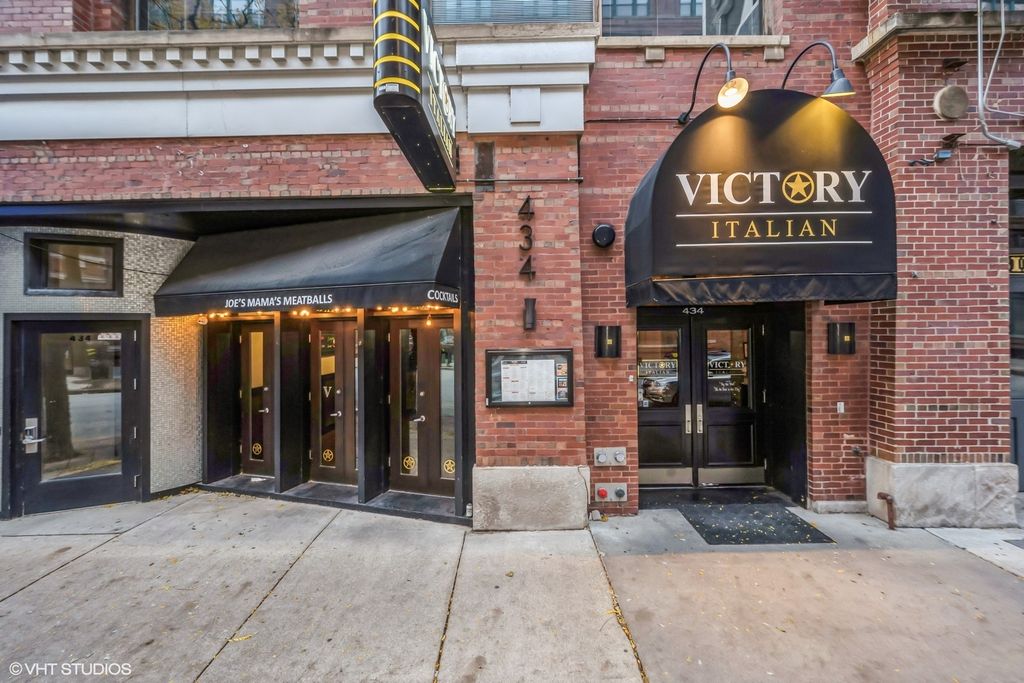 434 W Ontario Street restaurant, Chicago, IL 60610