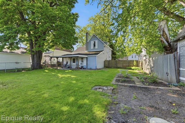 1301 Myrtle Street, Port Huron, MI 48060