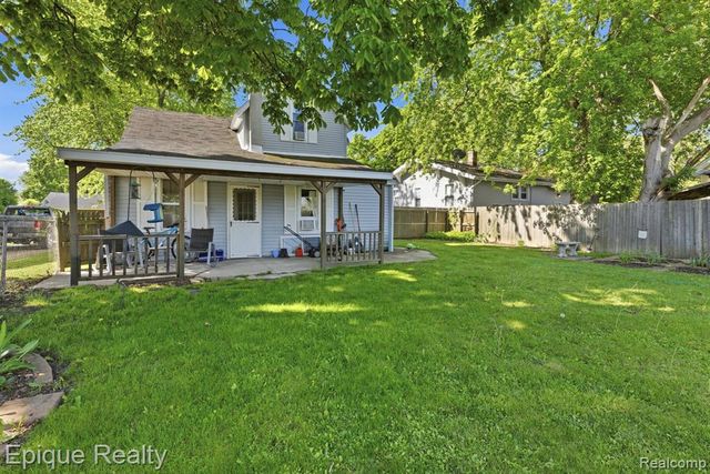 1301 Myrtle Street, Port Huron, MI 48060
