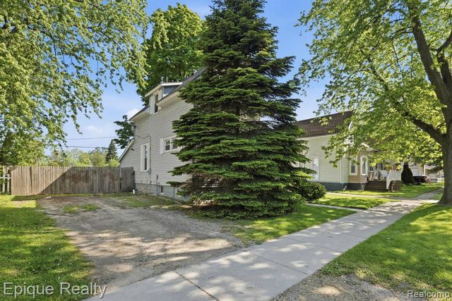 1301 Myrtle Street, Port Huron, MI 48060