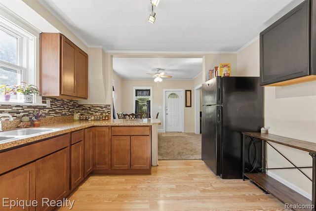 1301 Myrtle Street, Port Huron, MI 48060