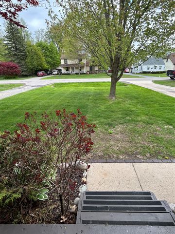 14935 Harrison Street, Livonia, MI 48154