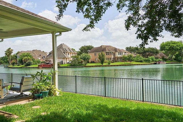 2610 Lakeside Village Drive, Missouri City, TX 77459