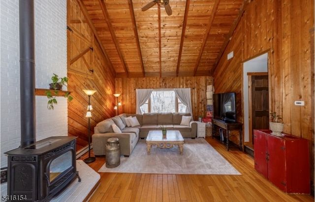 10 Peary Dr, Vernon Twp., NJ 07461