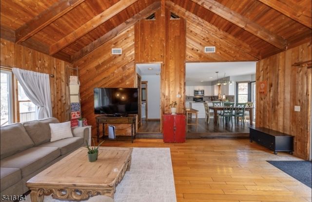 10 Peary Dr, Vernon Twp., NJ 07461