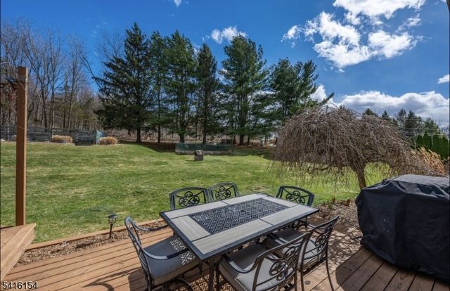 10 Peary Dr, Vernon Twp., NJ 07461