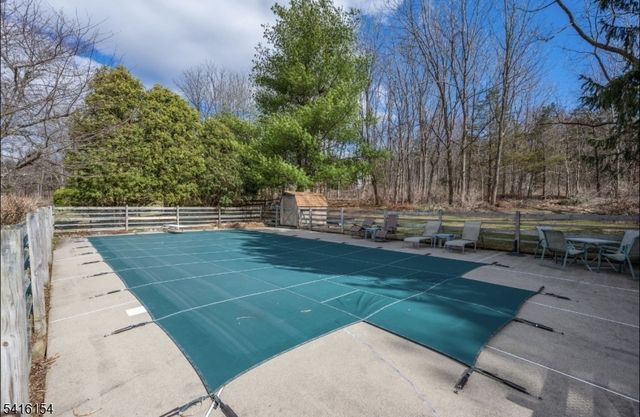 10 Peary Dr, Vernon Twp., NJ 07461