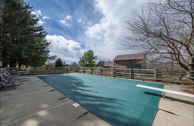 10 Peary Dr, Vernon Twp., NJ 07461