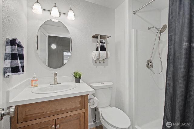 25111 118th Court SE, Kent, WA 98030