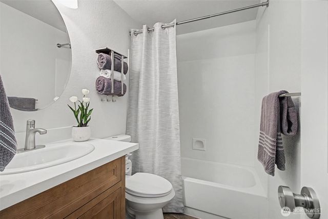 25111 118th Court SE, Kent, WA 98030