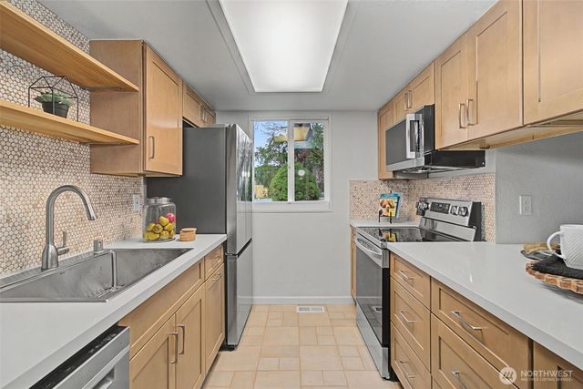 25111 118th Court SE, Kent, WA 98030