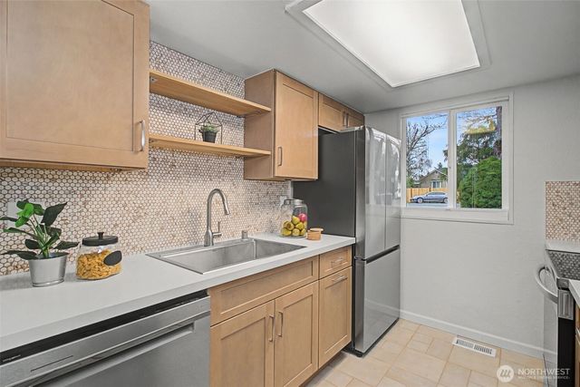 25111 118th Court SE, Kent, WA 98030