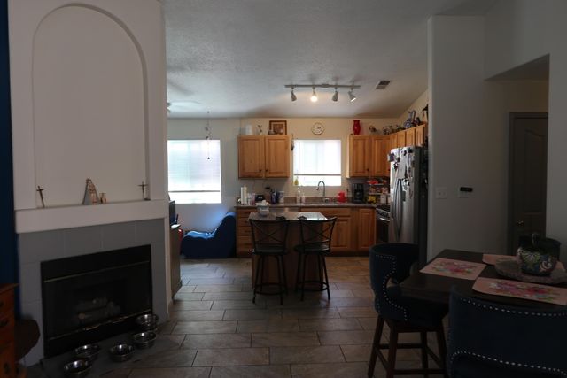 8112 Vista Volcan Lane SW, Albuquerque, NM 87121