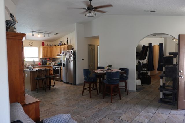 8112 Vista Volcan Lane SW, Albuquerque, NM 87121