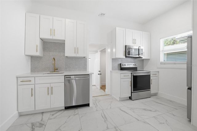 2120 W NASSAU STREET, Tampa, FL 33607