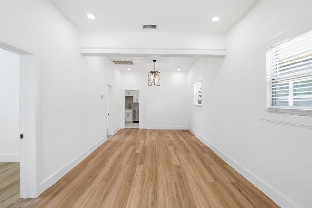 2120 W NASSAU STREET, Tampa, FL 33607