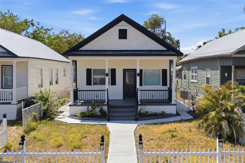 Image 2 of property listing at 2120 W NASSAU STREET, Tampa, FL 33607